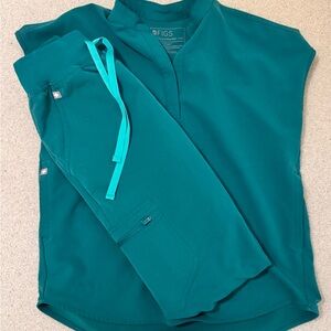 Figs Teal Green Scrub Top and Jogger Set